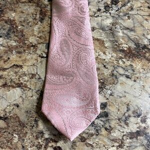 Elegant Paisley Pink Tie